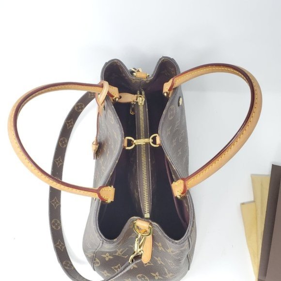 Louis Vuitton Montaigne MM Monogram Shoulder Bag - Picture 7 of 16